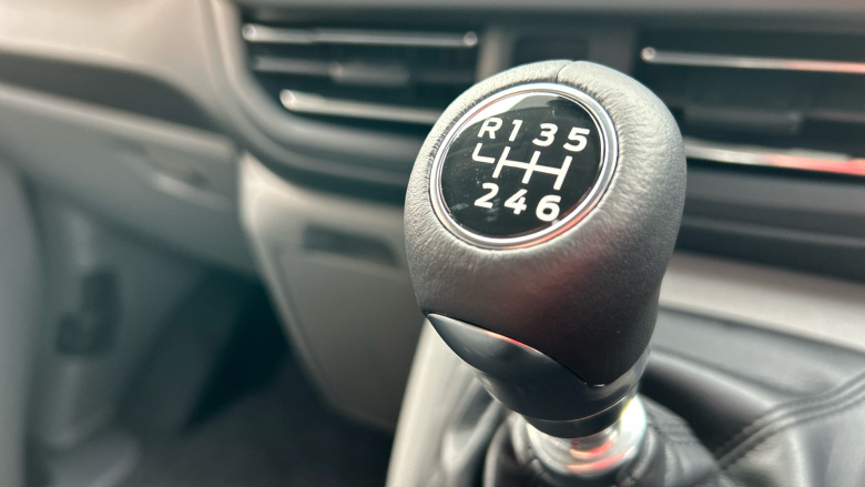 Ford Tourneo Custom 320 L1 Diesel Fwd 2.0 EcoBlue 136ps H1 Titanium 8 seater Auto